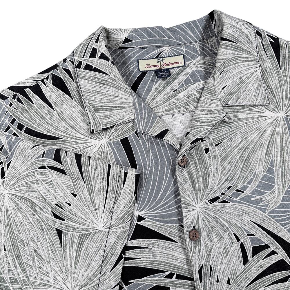 Vintage‎ Tommy Bahama 100% Silk Hawaiian Shirt Short Sleeved - XL